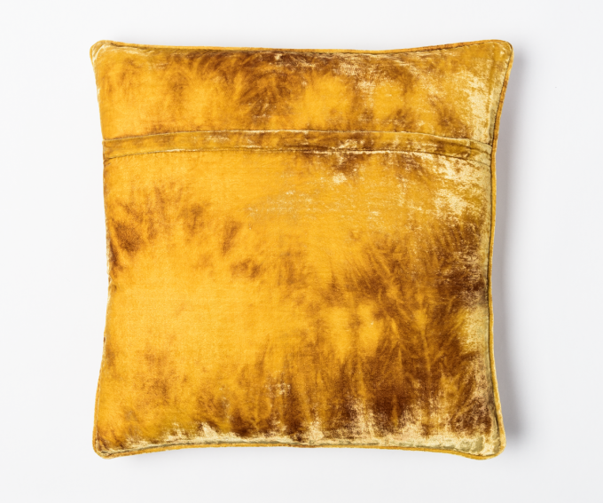 Fina - gold velvet cushion in shaded oro - Image 2